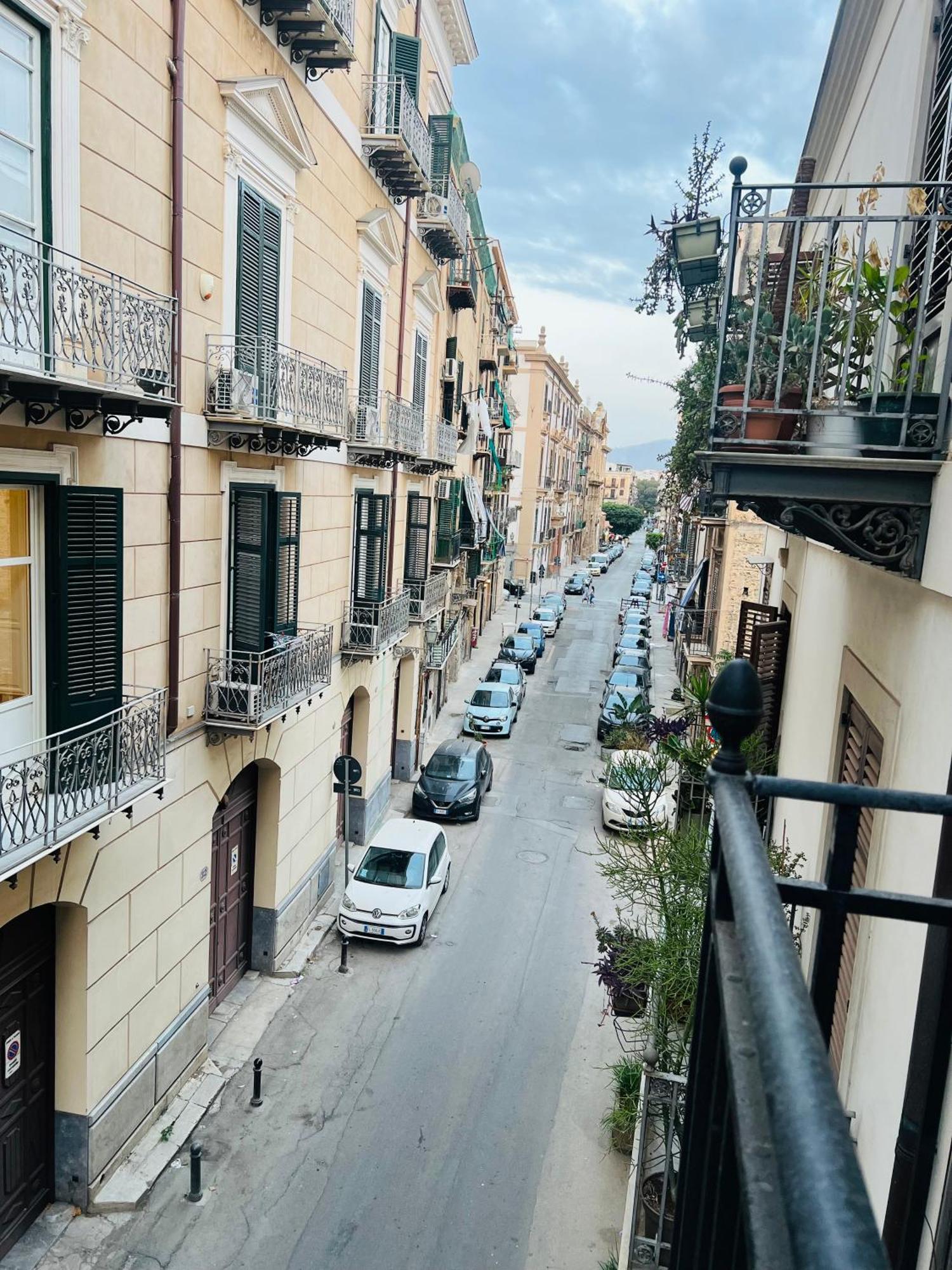 Bibi Rooms And Suite Palermo Exterior foto